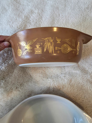 Pyrex Early Americana  1 1/2 Qt Oval Glass Casserole Dish Set Of 2