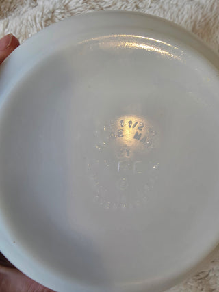 Vintage Pyrex Early Americana 1.5 Pt Cinderella Dish