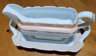 Vtg gravy boat