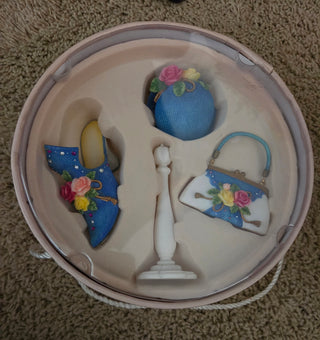 Trinkets in Hat Gift Box