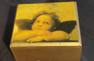 Wood trinket box