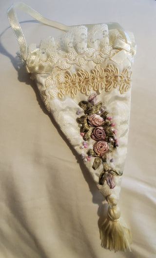 VTG ORNAMENT
