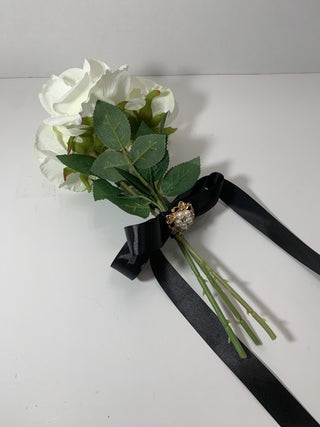Rose Boquet w/ Brooch|56190