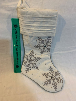 Cream & silver w/snowflakes stocking  MTS|132231