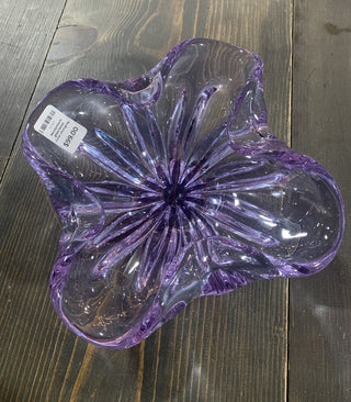 Neodymium glass bowl. Color changing