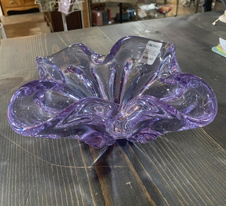 Neodymium glass bowl. Color changing