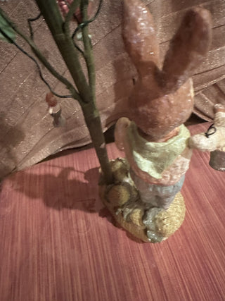 #62 vv Vintage Garden bunny tree ornament MTS