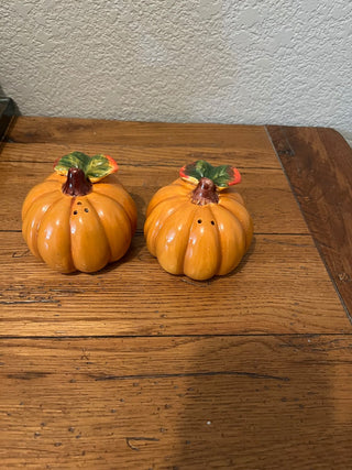 Pumpkin Salt and Pepper Shaker|110258