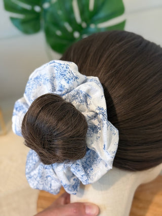French Toile Scrunchie – Blue|131413