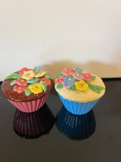 #2964 Cupcake Salt & Pepper Set