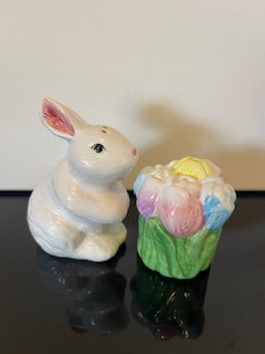 #2969 Bunny & Tulips Salt-n-Pepper Set