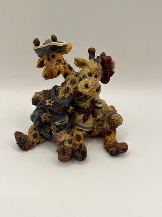 #3217 Boyds Bears Stretch & Skye Longnecker