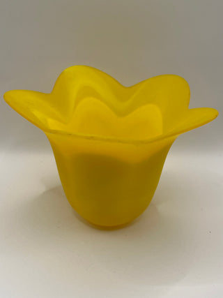 #3250 Daffodil Shaped Vase