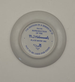 #3397 Hummel - 11th Annual Collector Plate with stnad