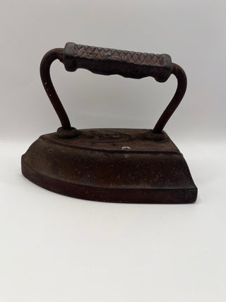 #3444 Antique Flat Iron and Trivet