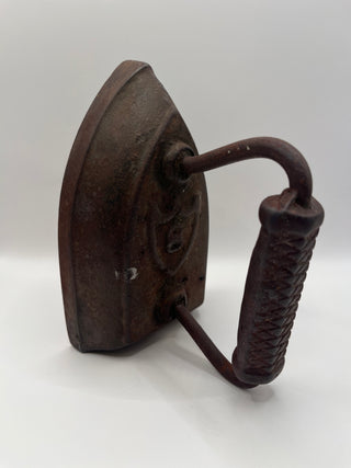 #3444 Antique Flat Iron and Trivet