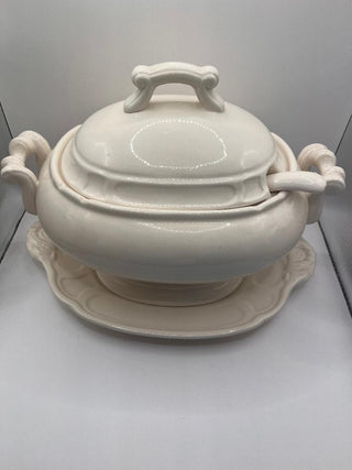 #3493 Vintage 80s Traditional Soup Tureen Set