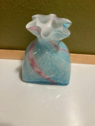 #77 Art Glass 1980s Vase