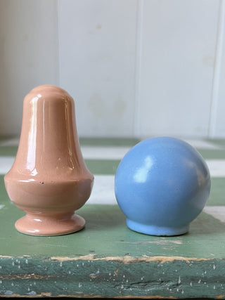 VTG Pink & Blue Salt/Pepper Shaker set F&M|91765