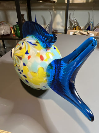 Art glass fish multicolor w/blue fins|52752