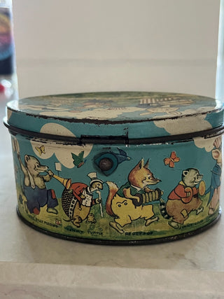 87 Vintage Tindeco Peter Rabbit on Parade Collectible Tin RSV