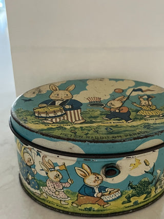 87 Vintage Tindeco Peter Rabbit on Parade Collectible Tin RSV