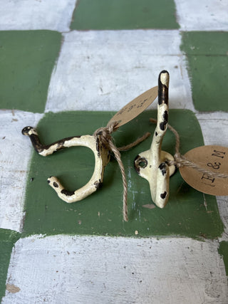 Antique Brass hook/White & Chippy|83640