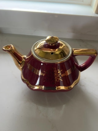 Vintage Baltimore Style Hall China Maroon 6 Cup Teapot