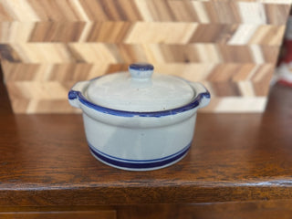 CANDLE IN BLUE&GREY CROCK SCENT ALMOND MACARON|107364