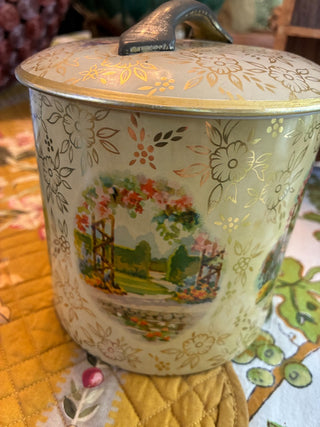 TLs Round, lidded Southern Belle tin. England. MTS|80417