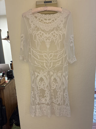 White Embroidered Sheer Lace Tunic / Cover-Up – Women’s Size S–M RCD