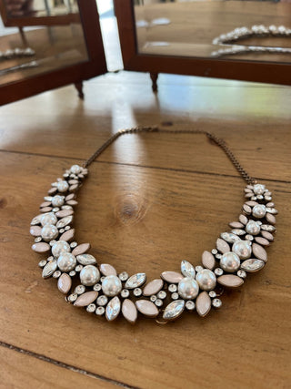 Avon Spring Flower Pearl  Necklace|66283