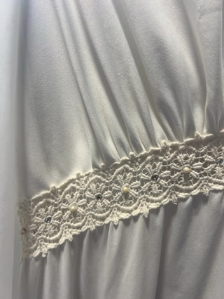 white vintage maxi wedding dress size 14