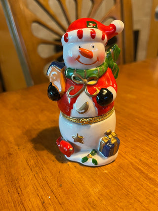 Vintage Porcelain Snowman w/Birdhouse Hinged Trinket Box. RSV|123704