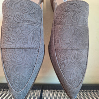 NEW - Women's - Charles David Beige Leather Embossed Mules/Shoes (10)