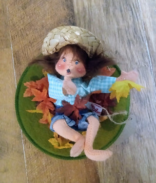 MW Annalee Thorndike Paula in the Leaves MTS|122094