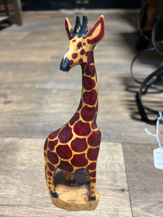 Wooden giraffe statue MTS