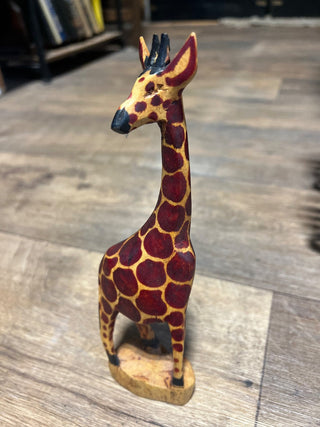 Wooden giraffe statue MTS