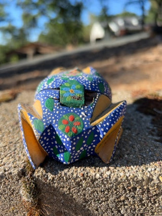 Oaxacan alebrije frog a traditional Mexican folk art sculpture Trinket box
