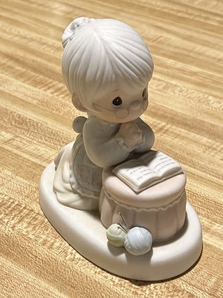 4.5" Precious Moments Grandma's Prayer, '86--SP RCD