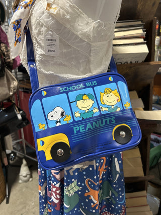 12F VTG School Bus Peanuts Bag MTS|73600