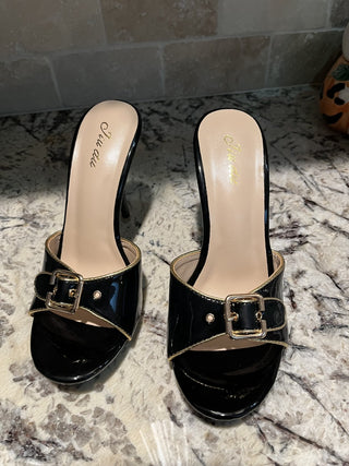 NEW Women's Size 38 Black Patent Leather Stiletto Heels w/Gold Buckle RCD|121645