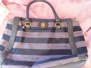 Tommy Hilfiger navy blue stripped purse MTS
