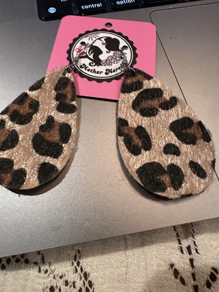 62 VV Earrings dangle leopard print drop   MTS