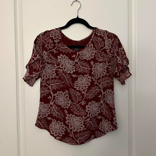 Ann taylor burgundy floral blouse XS rsv|70298