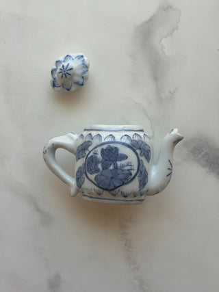 Chinese Blue and White Mini Teapot|96540