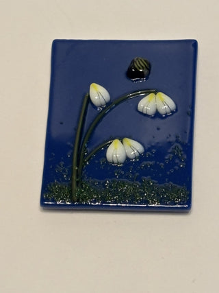 Fused Glass Snow Drop Flowers on Blue Magnet - AnoGlass|64463