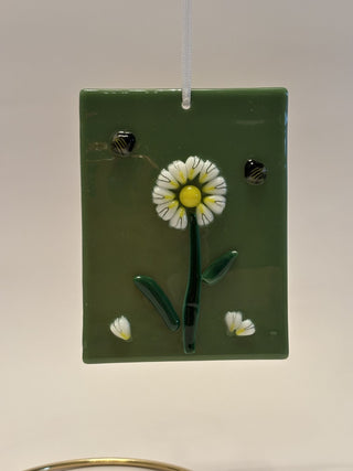 Fused Glass Sun Catcher Green with Daisy 3" x 4" - AnoGlass RSV|58512