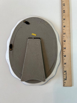 Blue striped oval frame|61298