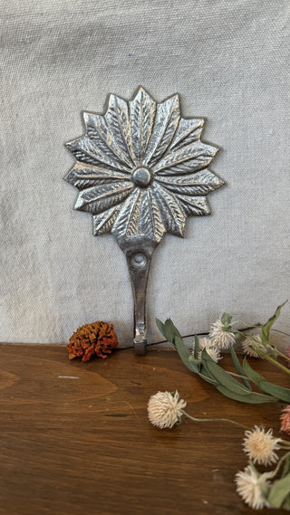 Metal Flower Hook